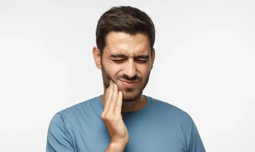 Family Dentistry of Forest Hill | Dentist in West Palm Beach Explains the Connection Between Diet and Tooth Sensitivity