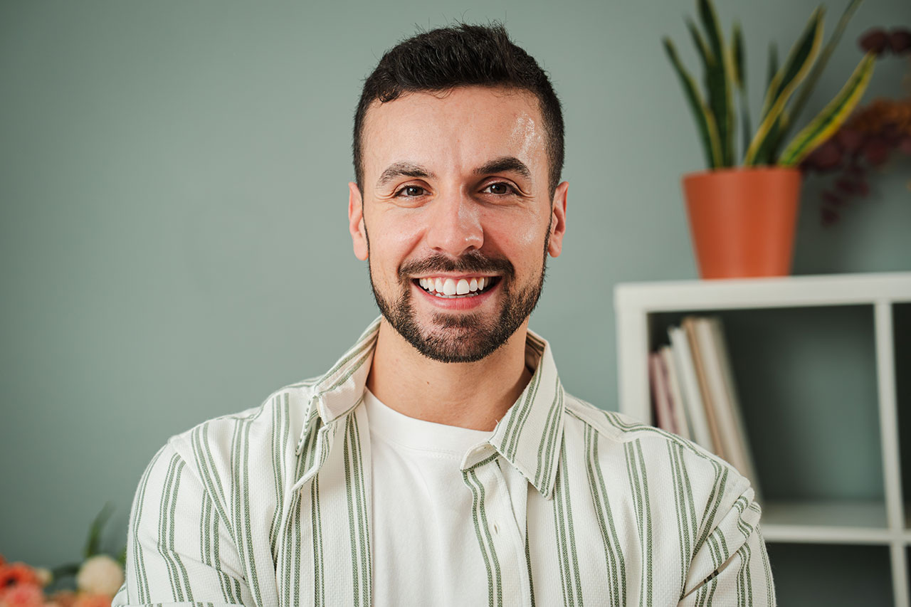Family Dentistry of Forest Hill | Mini Dental Implants in West Palm Beach: A Smaller Path to Stable Tooth Replacement